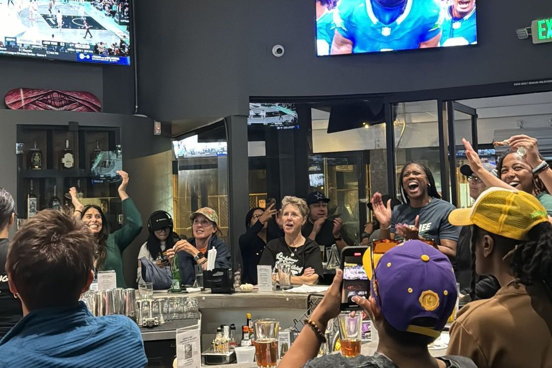 Watch Me! Sports Bar